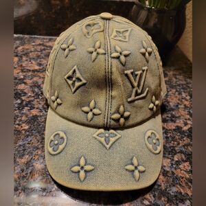 Louis Vuitton Monogram Cap
